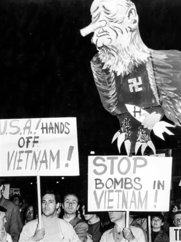 vietnam anri war signs 3 Historic Anti–Vietnam War Rally Signs (20 photos)