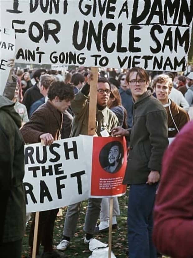 vietnam anri war signs 4 Historic Anti–Vietnam War Rally Signs (20 photos)