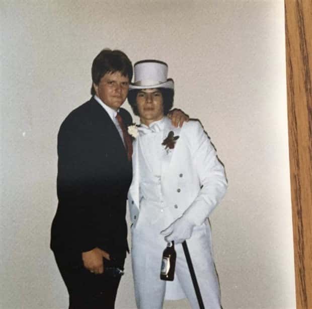 awkward childhood photos (12)