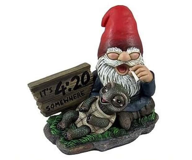 funny garden gnomes (13)