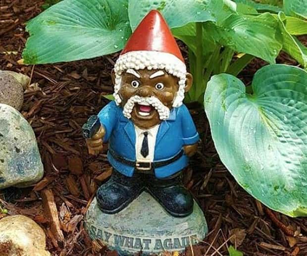 funny garden gnomes (16)