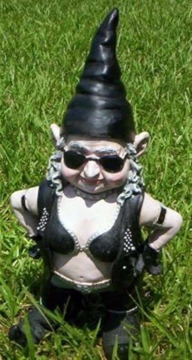 funny garden gnomes (2)