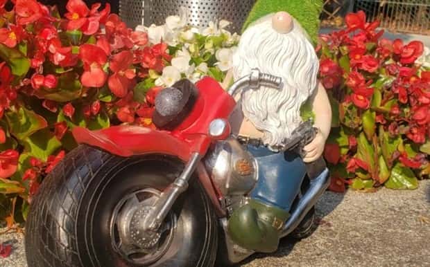 These Garden Gnomes Couldn’t Care Less