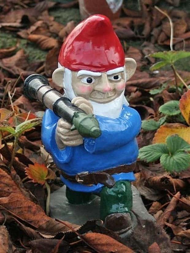 funny garden gnomes (3)