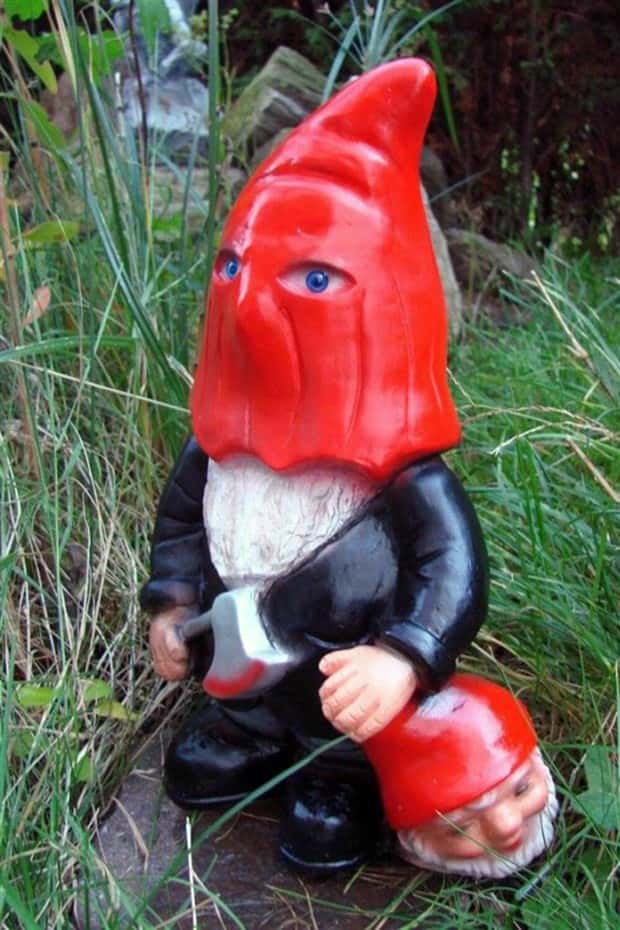 funny garden gnomes (5)