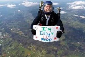 Funny Promposals That Took Things Too Far (20 photos)