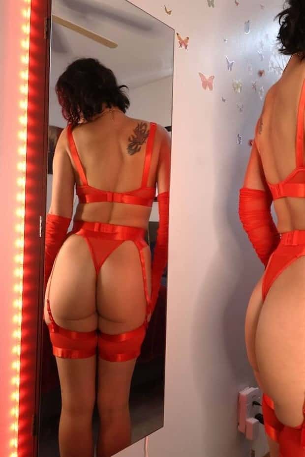 hot girls like selfies (19)