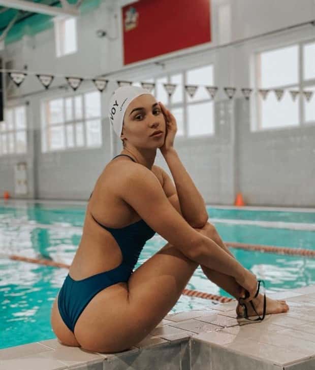 hot sporty girls (1)