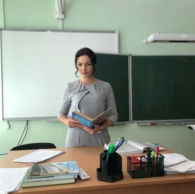 attractive russian female teachers (11)