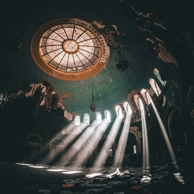 beautiful abandoned places (13)