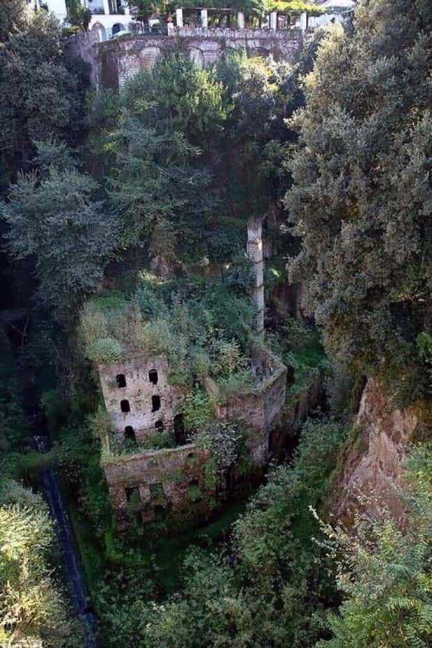beautiful abandoned places (17)