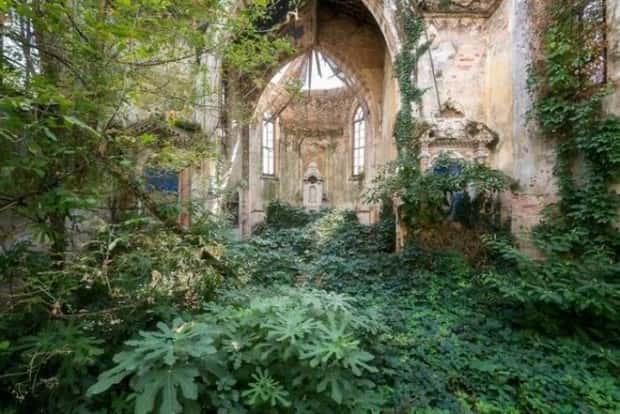 beautiful abandoned places (4)