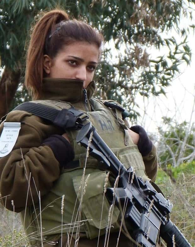 hot armed girls (18)