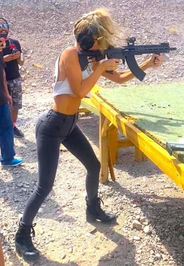 hot armed girls (8)