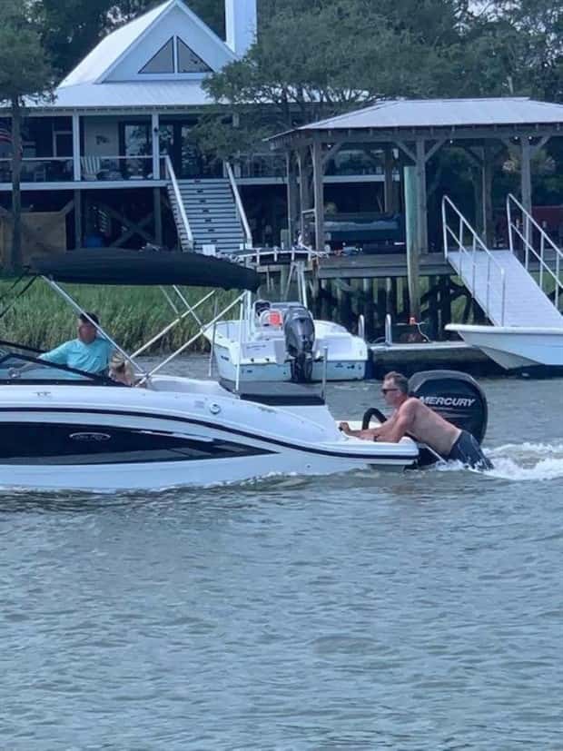people doing stupid things (16)