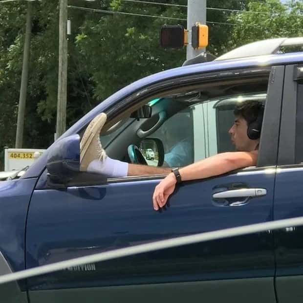 people doing stupid things (17)