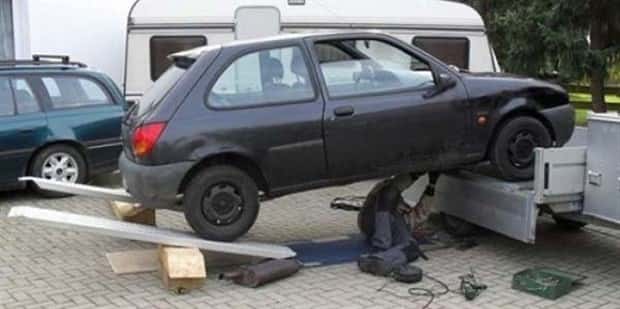 people doing stupid things (6)