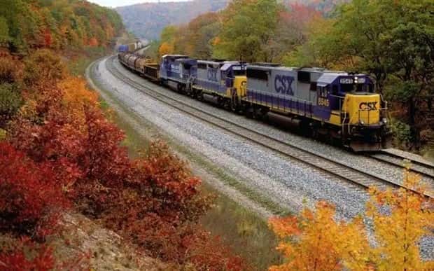 trains in autumn (27)
