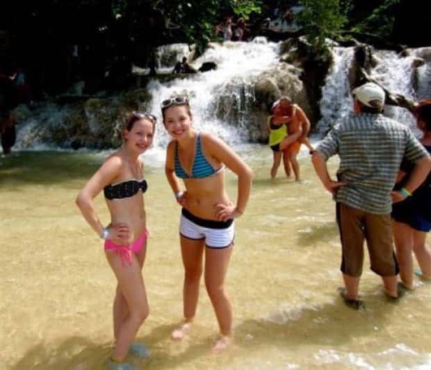 amusing photobombing (11)