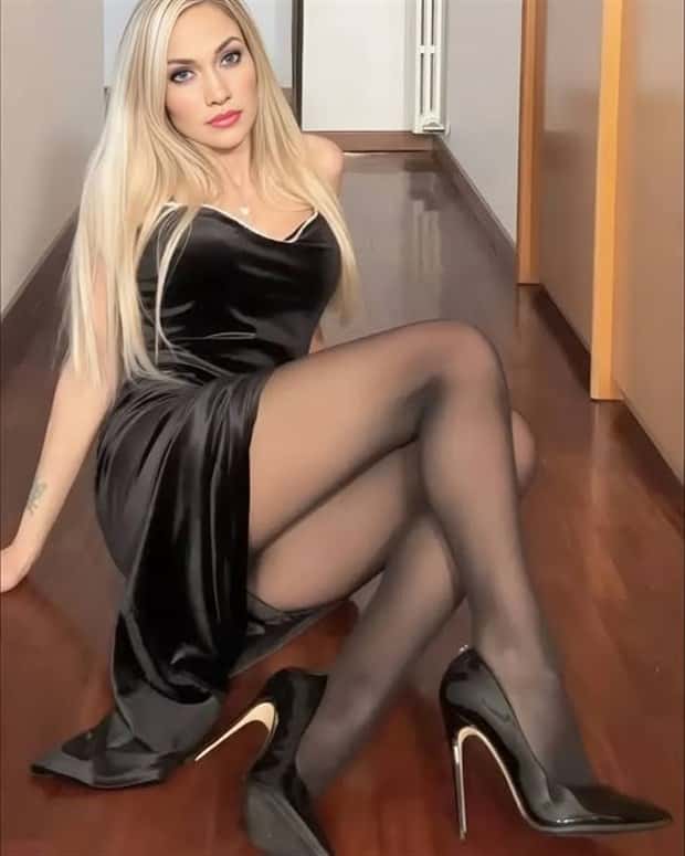hot blondes (5)
