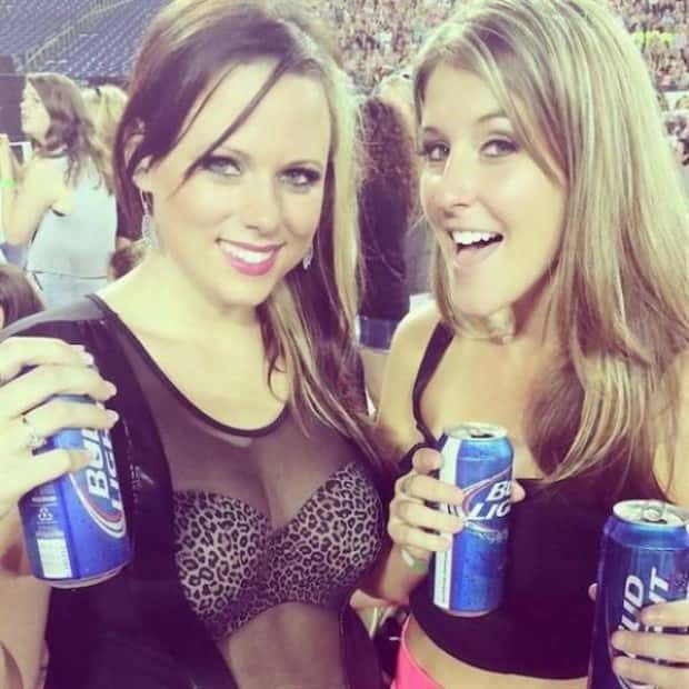 hot girls and beer (2)