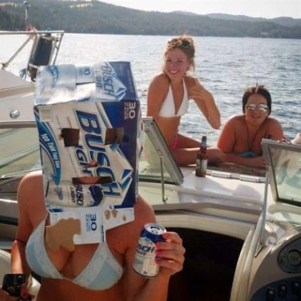 hot girls and beer (3)