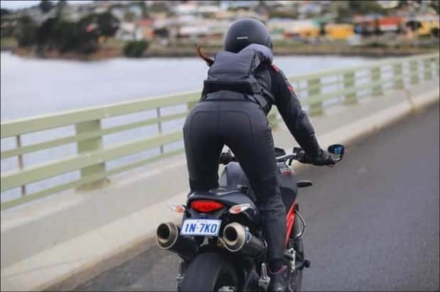 hot girls and motorcycles (17)