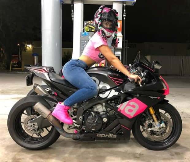 hot girls and motorcycles (9)