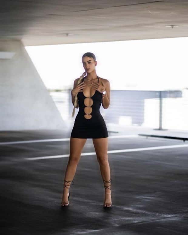 hot girls like black dresses (18)