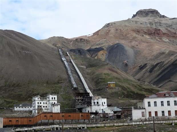 pyramiden arctic (15)
