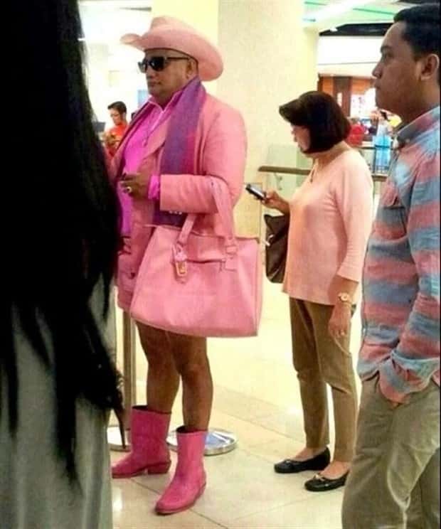 strange airport moments (4)