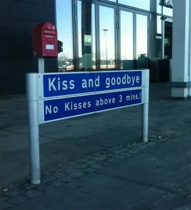 strange airport moments (8)