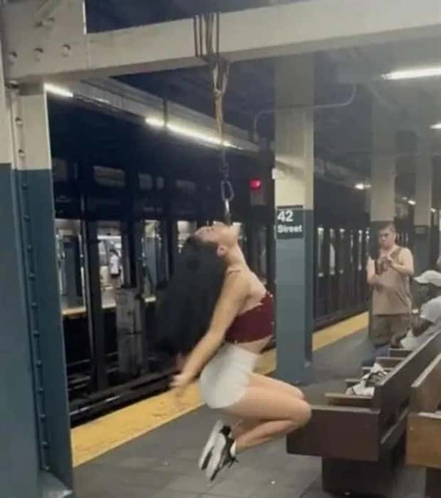 wild subway riders (4)