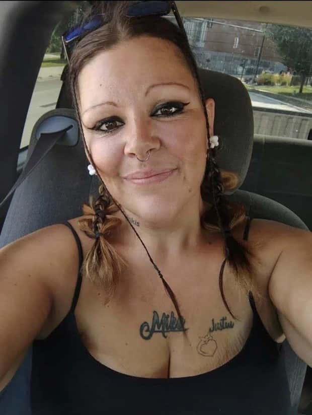 women with wild eyebrows (20)