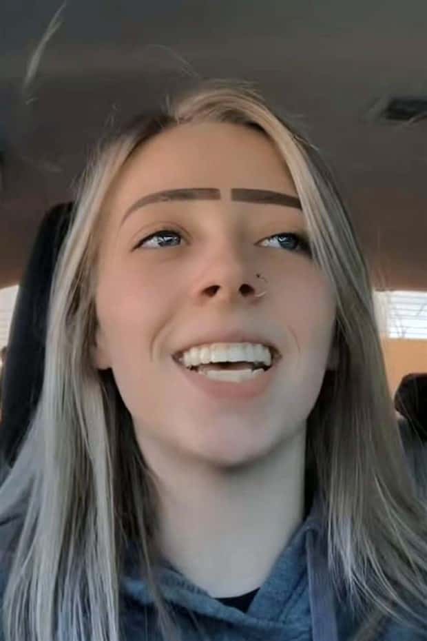 women with wild eyebrows (8)